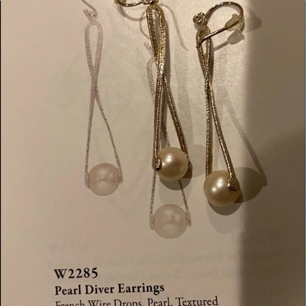 Silpada Pearl Diver earrings